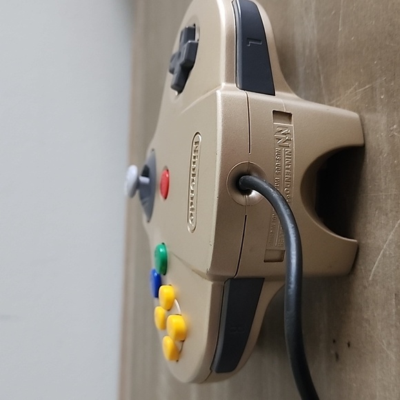 Nintendo 64 N64 Gold Controller Authentic OEM NUS-005 TESTED WORKS - Picture 9 of 10